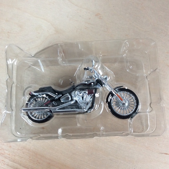 Hallmark 2103 CVO Breakout Harley Davidson Motorcycle Milestones Keepsake Orname - Picture 6 of 12